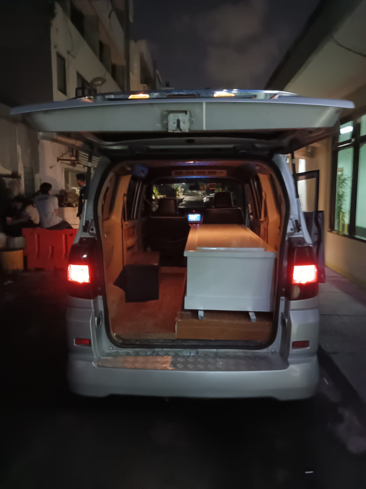 Jasa Sewa Ambulance Cepat Buka 24 Jam di Kartini Jakarta Pusat, Layanan Staff Berpengalaman Hubungi WA 085219220366